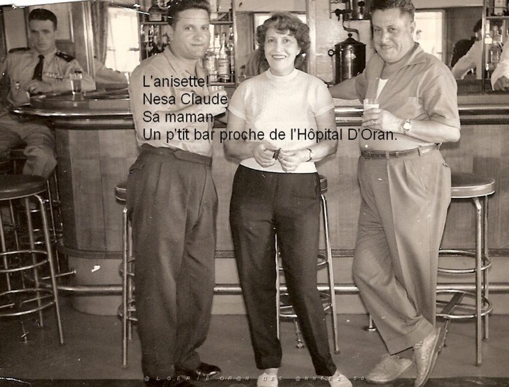LE PETIT BAR PROCHE DE L HOPITAL D ORAN.JPG